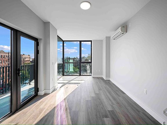 3rd image of 1111 Foster Ave #688