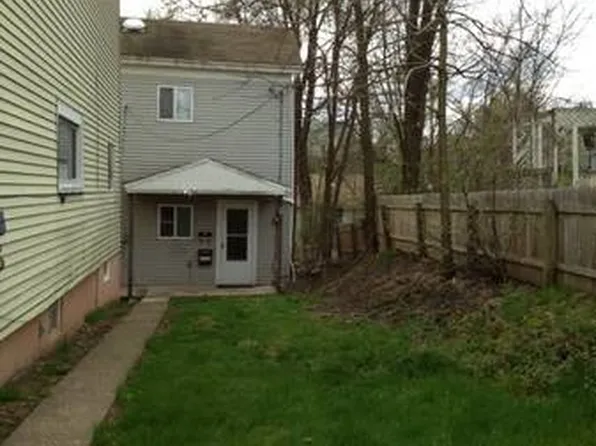 233 Marion St, Mc Kees Rocks, PA 15136