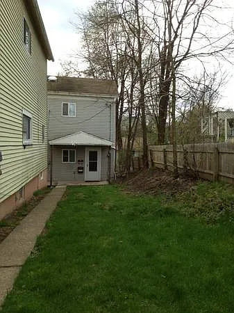 233 Marion St photo 1