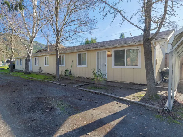 1894-1902 Cloverlawn Dr, Grants Pass, OR 97527