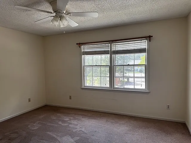 738 Coventry Lane - F — Photo 3