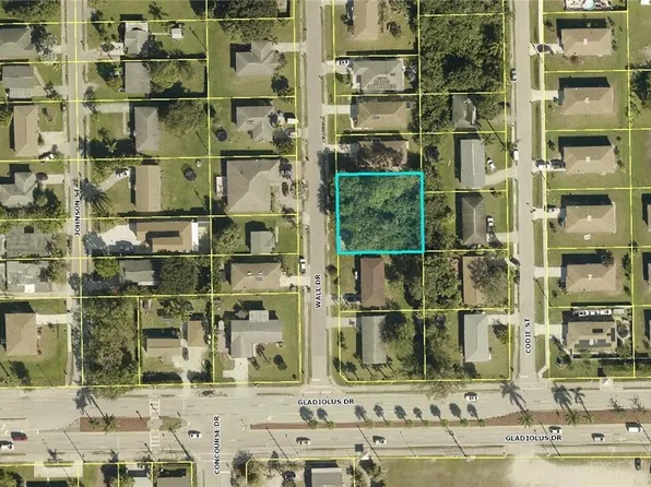 15335 Wall Dr, Fort Myers, FL 33908