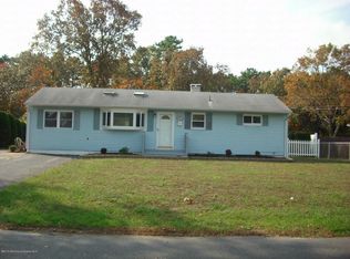 72 Maplewood Dr, Brick, NJ