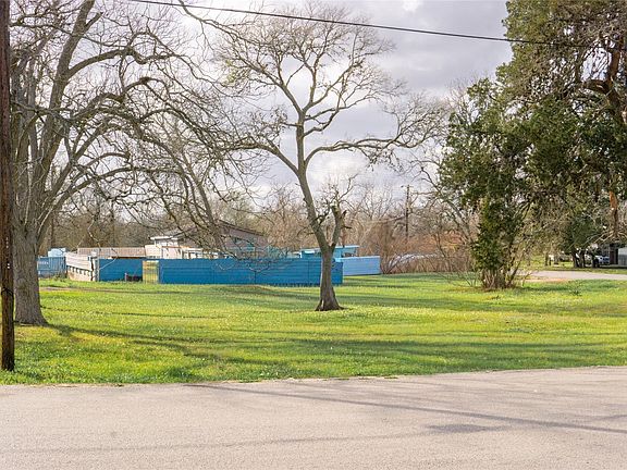 3rd image of 204 3rd St