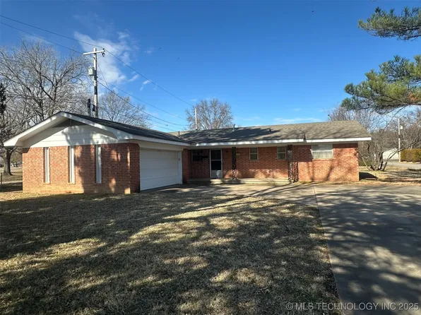 701 W Blair Ave, Wilburton, OK 74578