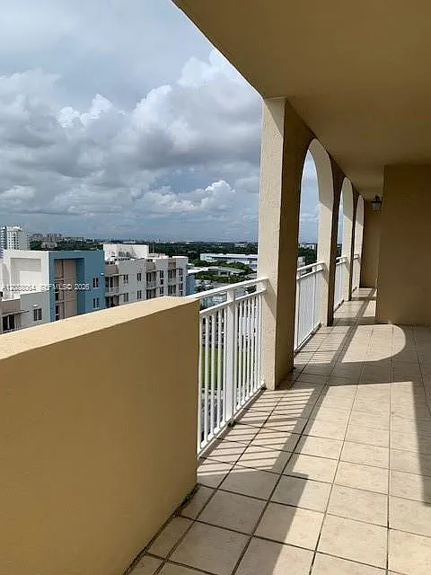 2425 SW 27th Ave #1406