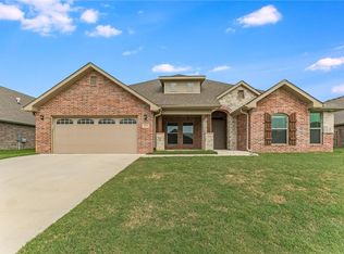 1021 Sundance Ln, Bentonville, AR 72712