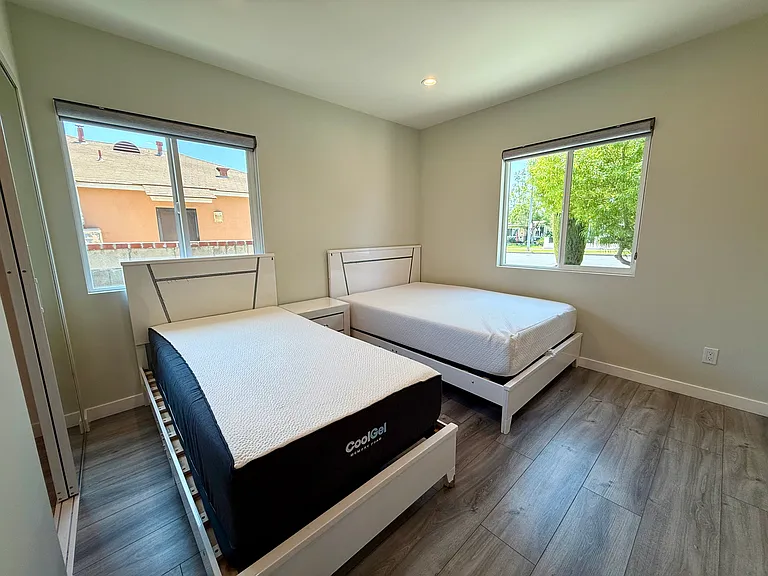 2428 N Lincoln St — Photo 19