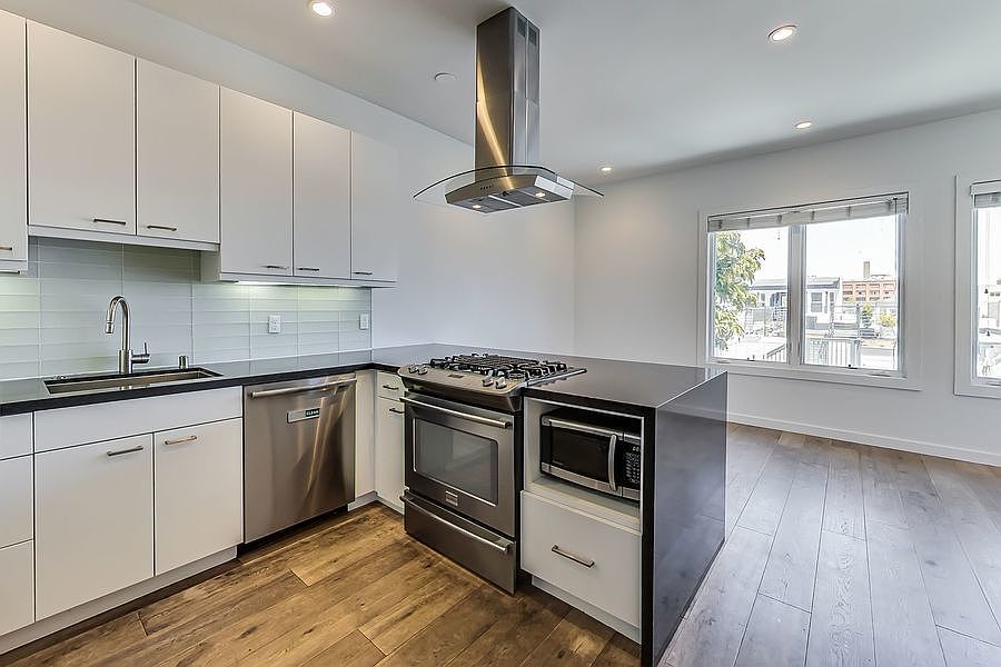 1st image of 1371.5 Minna St