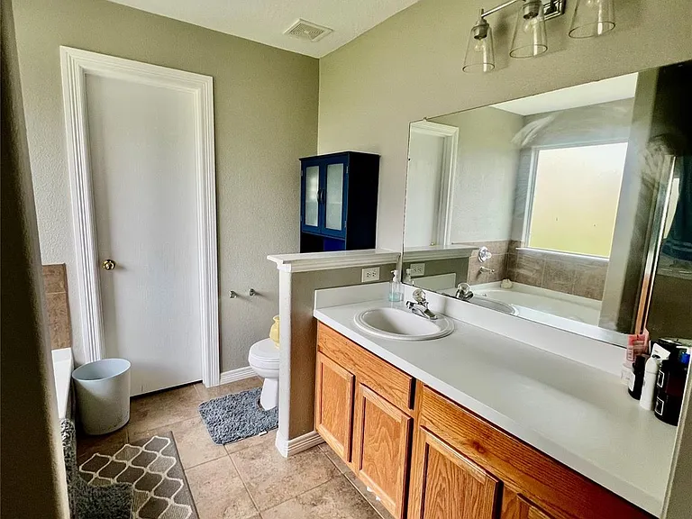 9610 Serenata Ct — Photo 11