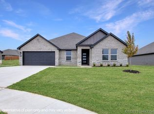 7302 E Oakridge Ct, Broken Arrow, OK 74014