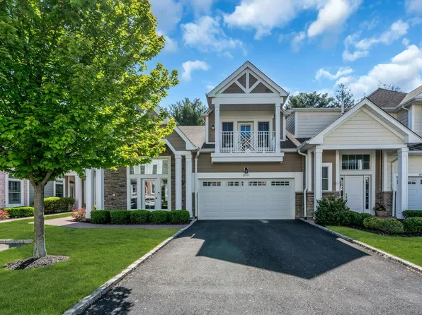 69101 Spruce Pond Circle #69101, Plainview, NY 11803