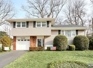 28 Bussell Ct, Dumont, NJ 07628
