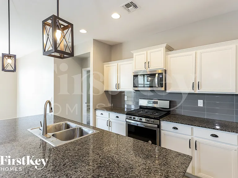 10129 W Southgate Ave — Photo 6