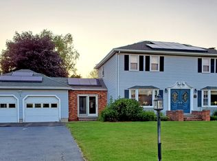 41 Comstock Rd, Leominster, MA 01453