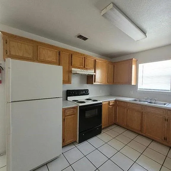 1612 Orange Ave #4 — Photo 5