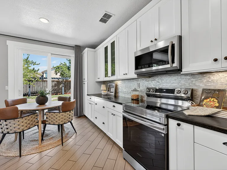 107 Lembi Dr — Photo 9