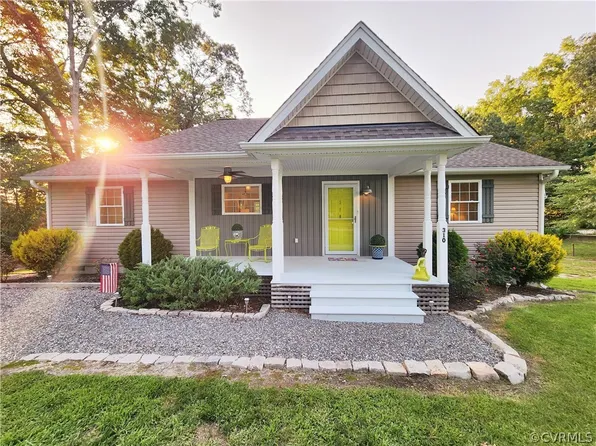 310 Porpoise Creek Rd, Deltaville, VA 23043