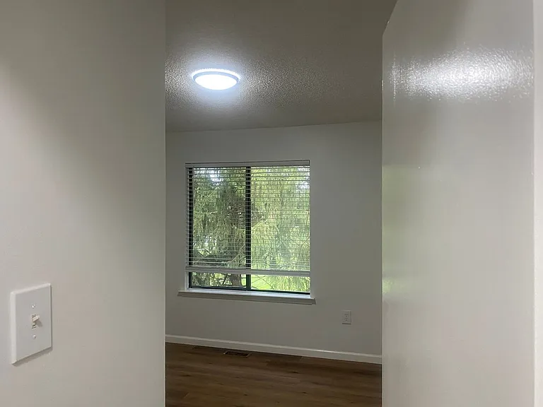138 Hampshire Dr — Photo 21