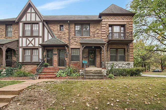 (242) 7156-58 Tulane Ave — Photo 1