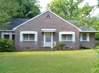 137 E Hampton St, Camden, SC 29020