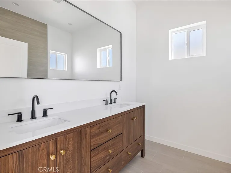 10905 Dalerose #B — Photo 14
