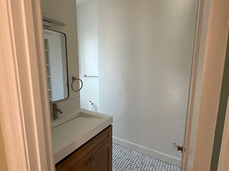 516 Stanyan St #3 — Photo 7