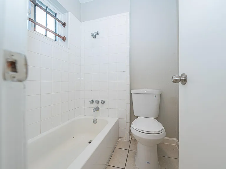 8124 Beech Cove Ln — Photo 17