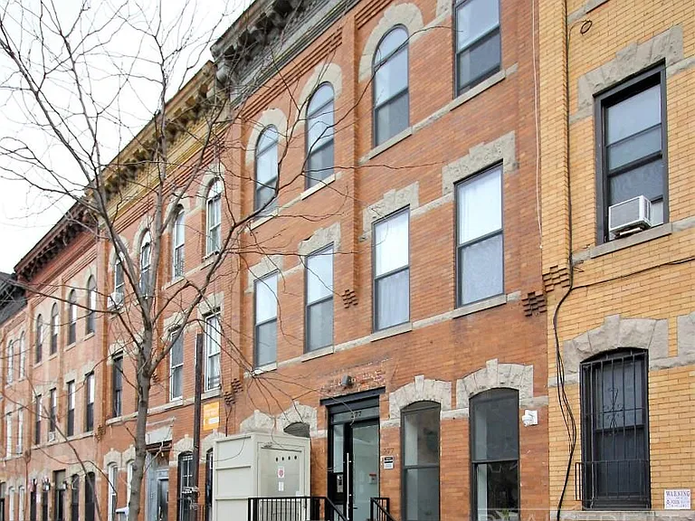 277 Linden St #2B — Photo 9