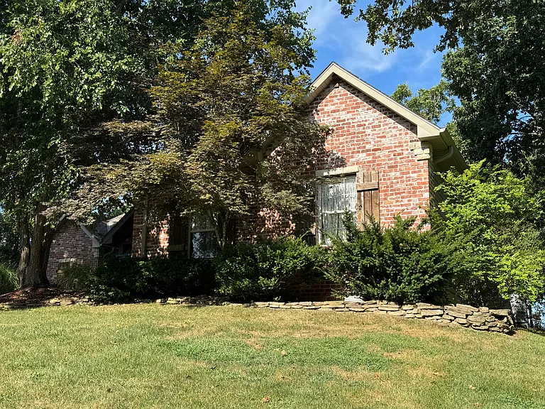 166 Country Bluff Dr — Photo 3