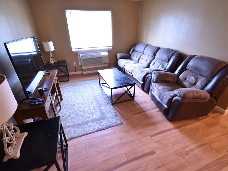 430 Adams St #3 — Photo 1