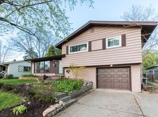 605 Constitution Ln, Madison, WI 53711