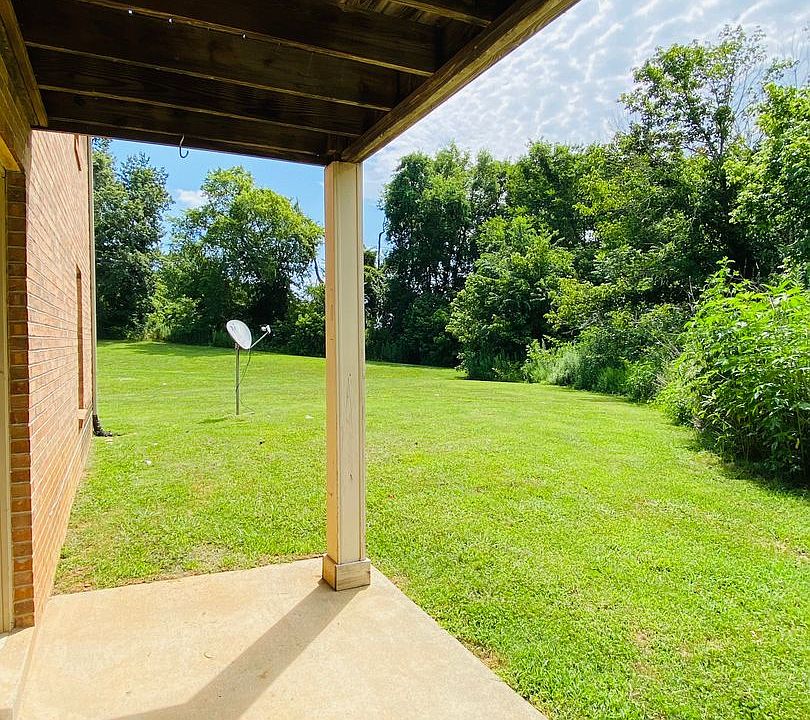 1st image of 3239 Tower Dr #C