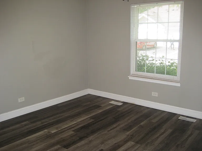 Scanlon Dr — Photo 15