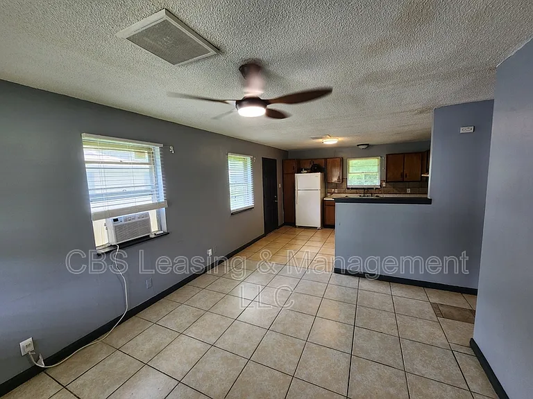 2703 Gregg Ave — Photo 4