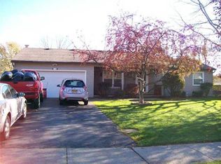 110 W Bend Dr, Rochester, NY 14612