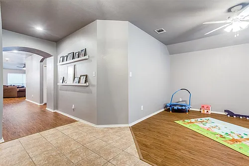 9800 Old Field Dr Photo 1