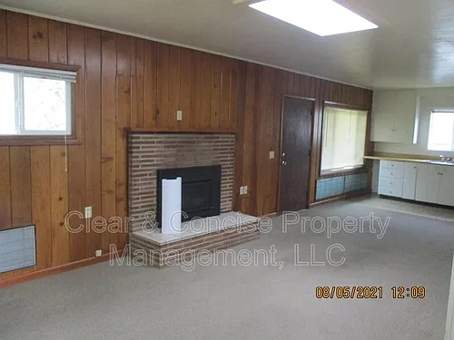30 1/2 Monroe St Photo 1