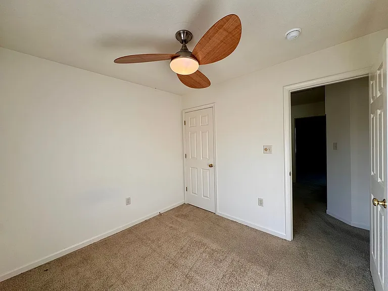 2948 Crystal Spring Ln — Photo 15