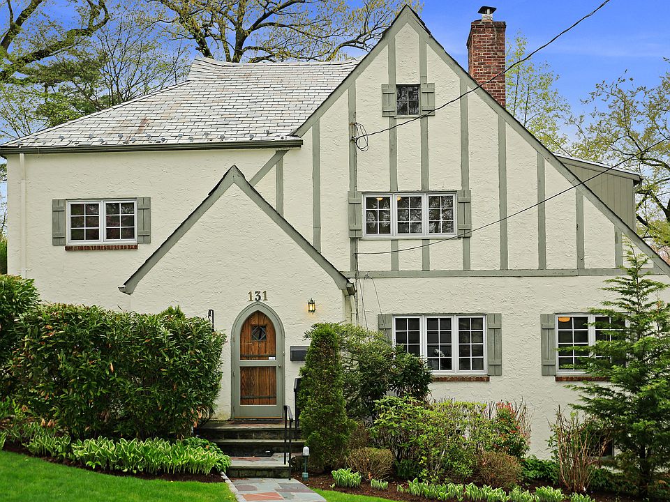 1st image of 131 N Chatsworth Ave