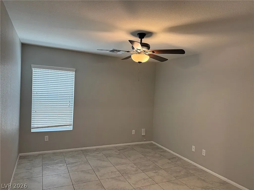 3 bed, 2.5 bath, 2116 sqft, $2,300 — Photo 4