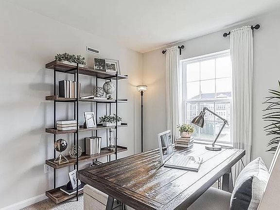 4th image of 204 Macoun Way