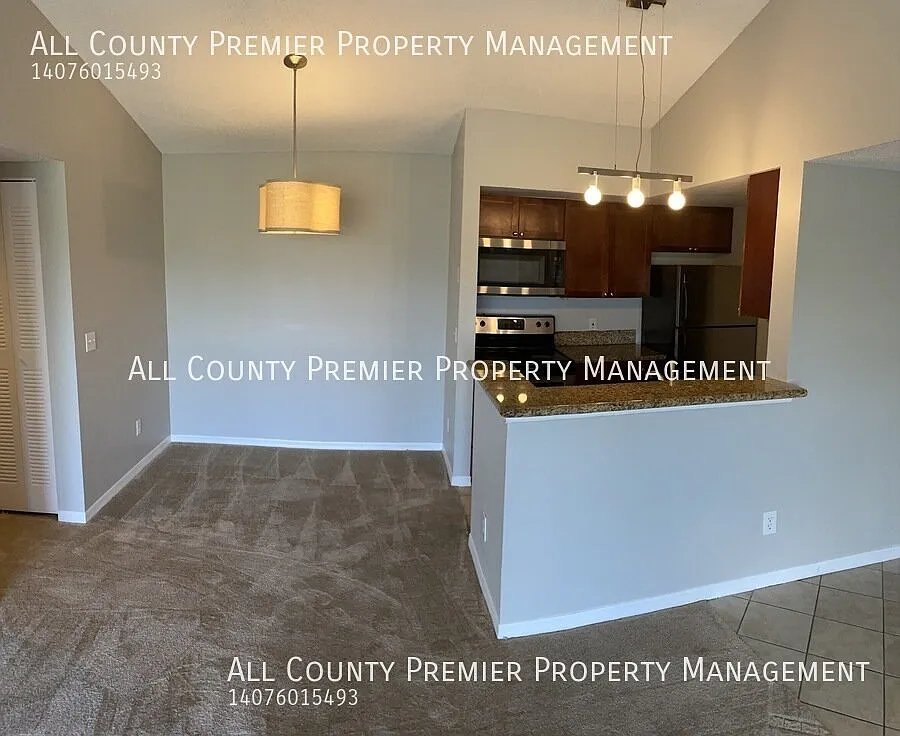 Coming Soon! Nice 2 Bedroom 2 Bath Condo! Villa Medici Community! Make An Offer! — Photo 4