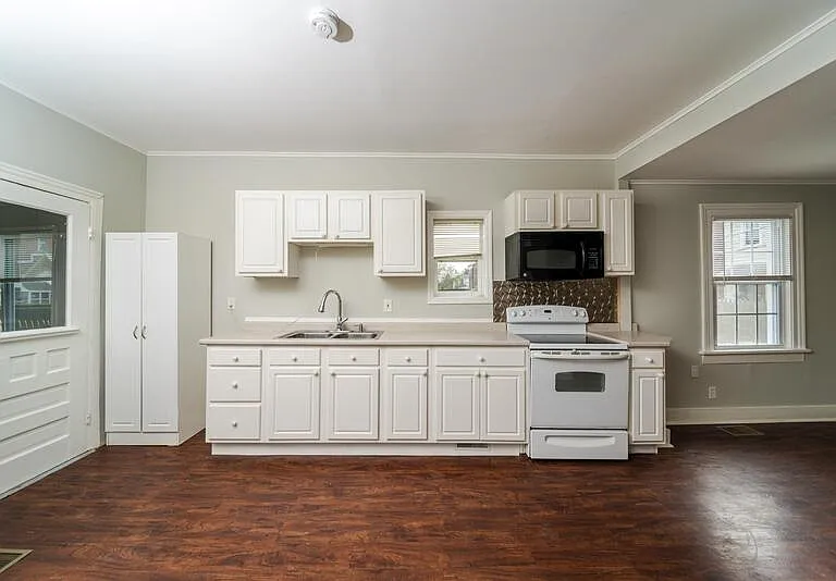 28 Lancaster St — Photo 4