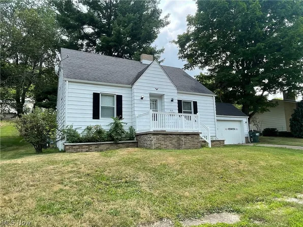 810 Highland Blvd, Coshocton, OH 43812