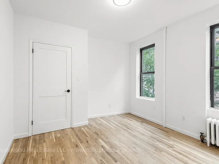 402 E 78th St #33 — Photo 8