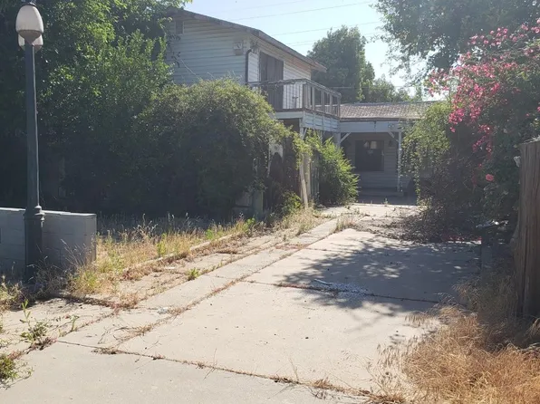 1012 N Thorne Ave, Fresno, CA 93728