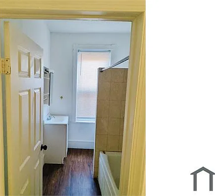 124 W Sylvania St — Photo 6