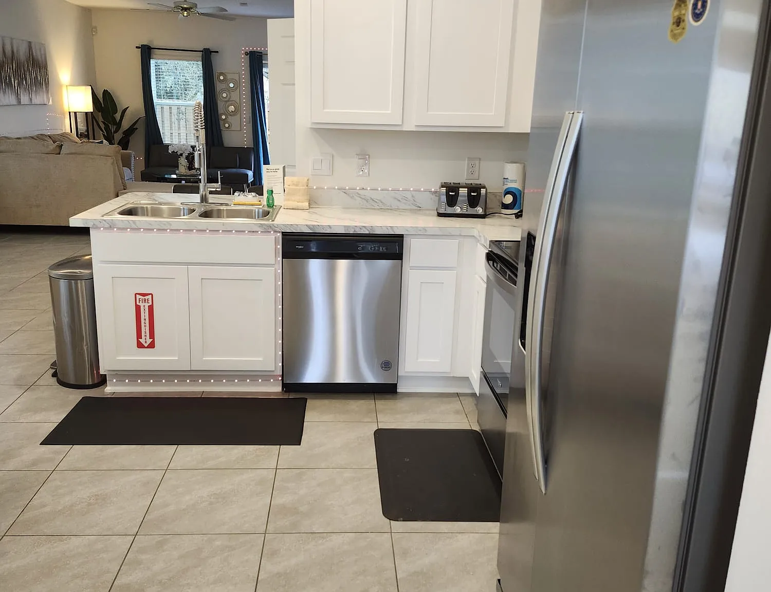 3 bed, 2.5 bath, 1502 sqft, $2,400 — Photo 4