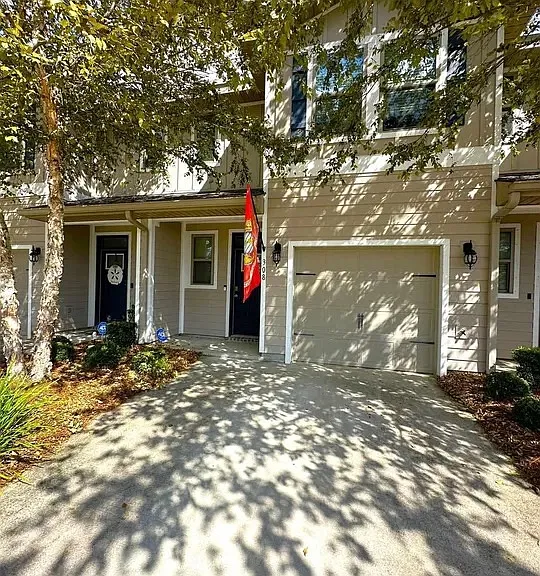 308 S F St — Photo 1